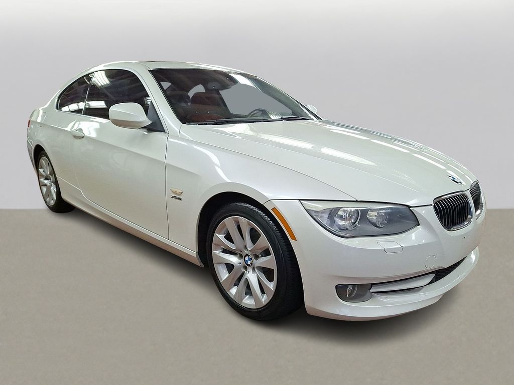 Thumbnail: 2011 BMW 3 Series - 3