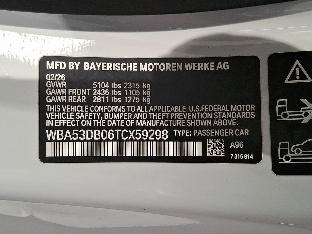 Thumbnail: 2026 BMW 4 Series - 10