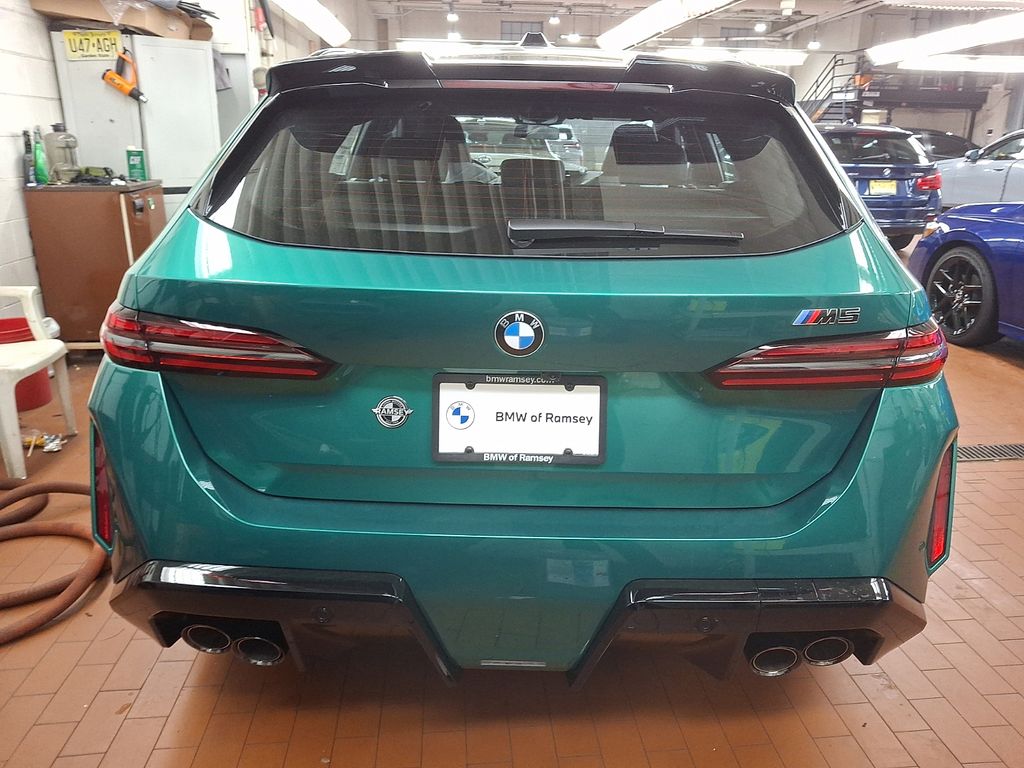 Thumbnail: 2026 BMW M5 - 5