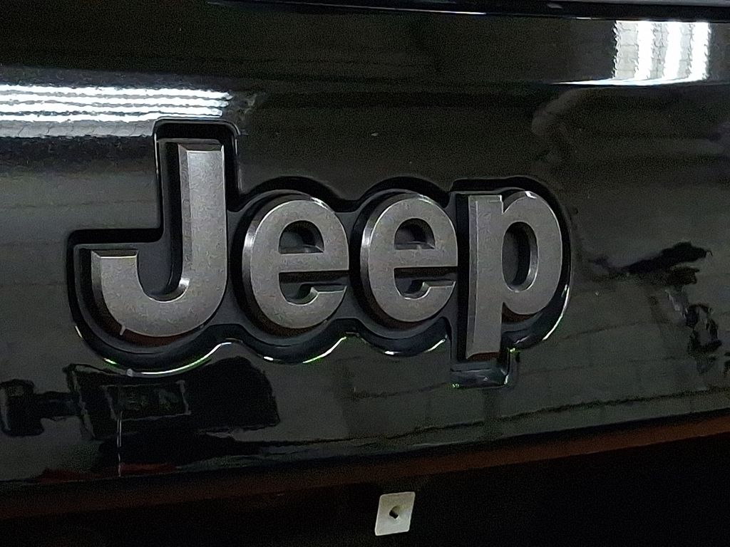 Thumbnail: 2020 Jeep Grand Cherokee - 30