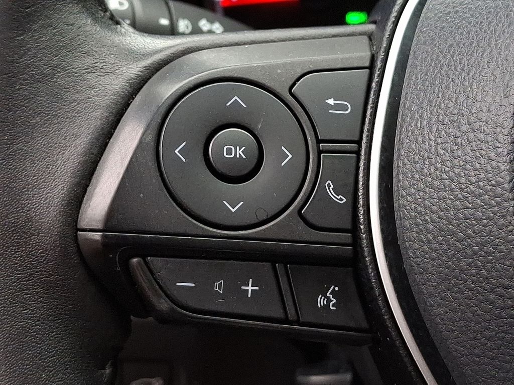 Thumbnail: 2021 Toyota RAV4 - 15