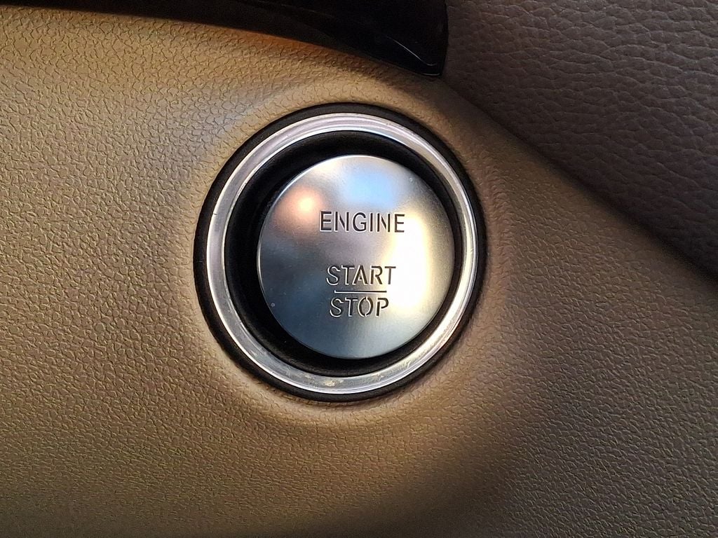 Thumbnail: 2011 Mercedes-Benz GL-Class - 20