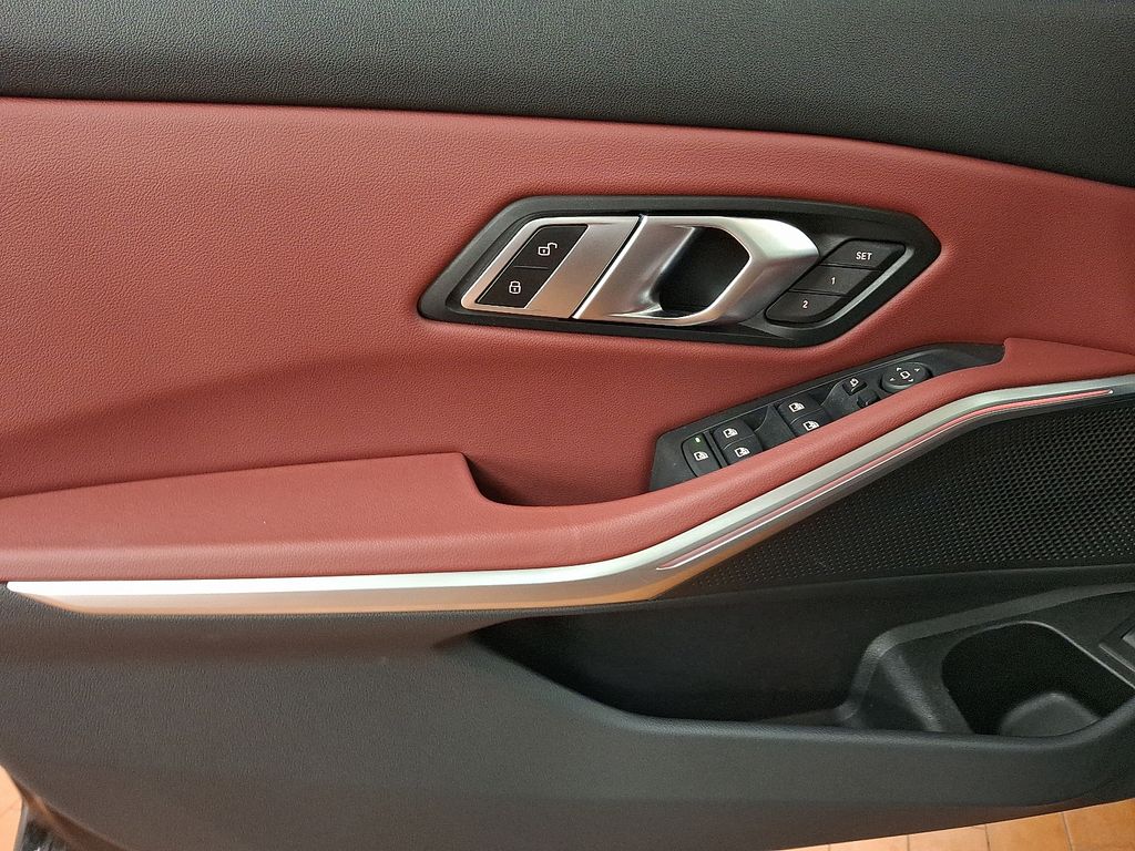 Thumbnail: 2022 BMW 3 Series - 9
