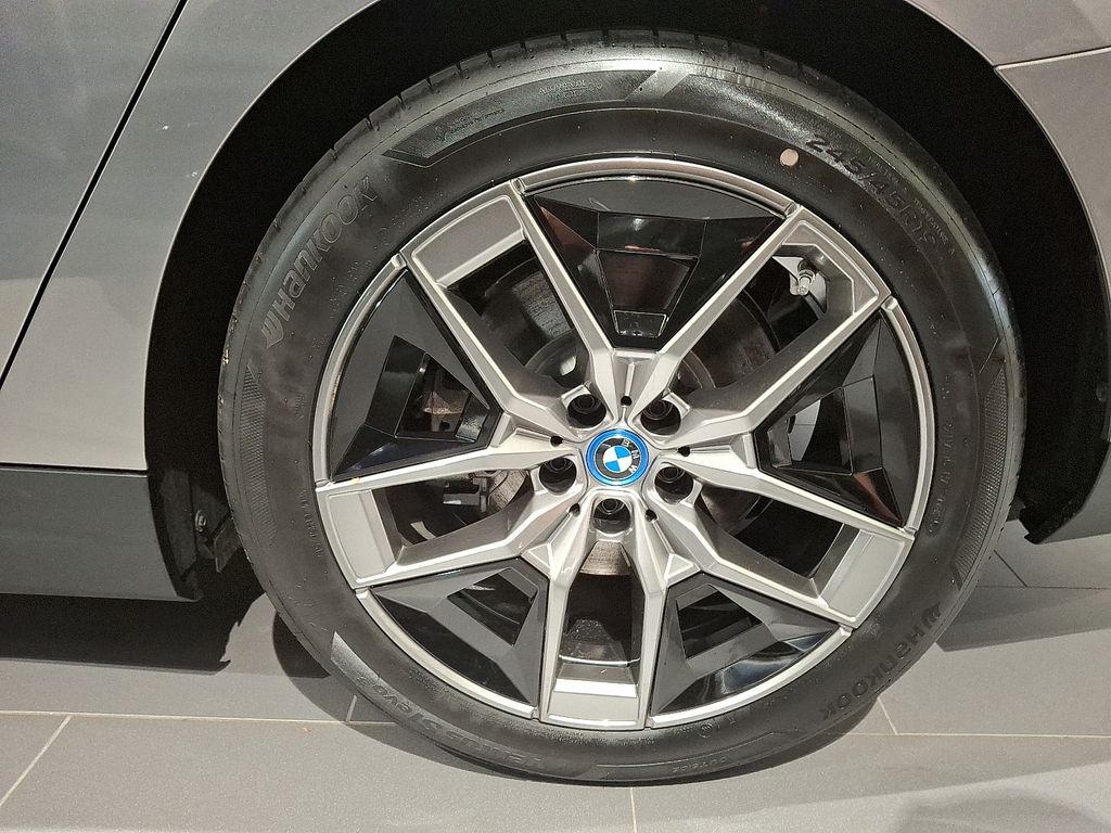 Thumbnail: 2025 BMW i5 - 7