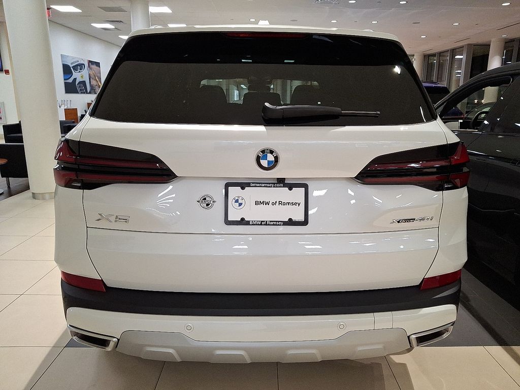 Thumbnail: 2026 BMW X5 - 4