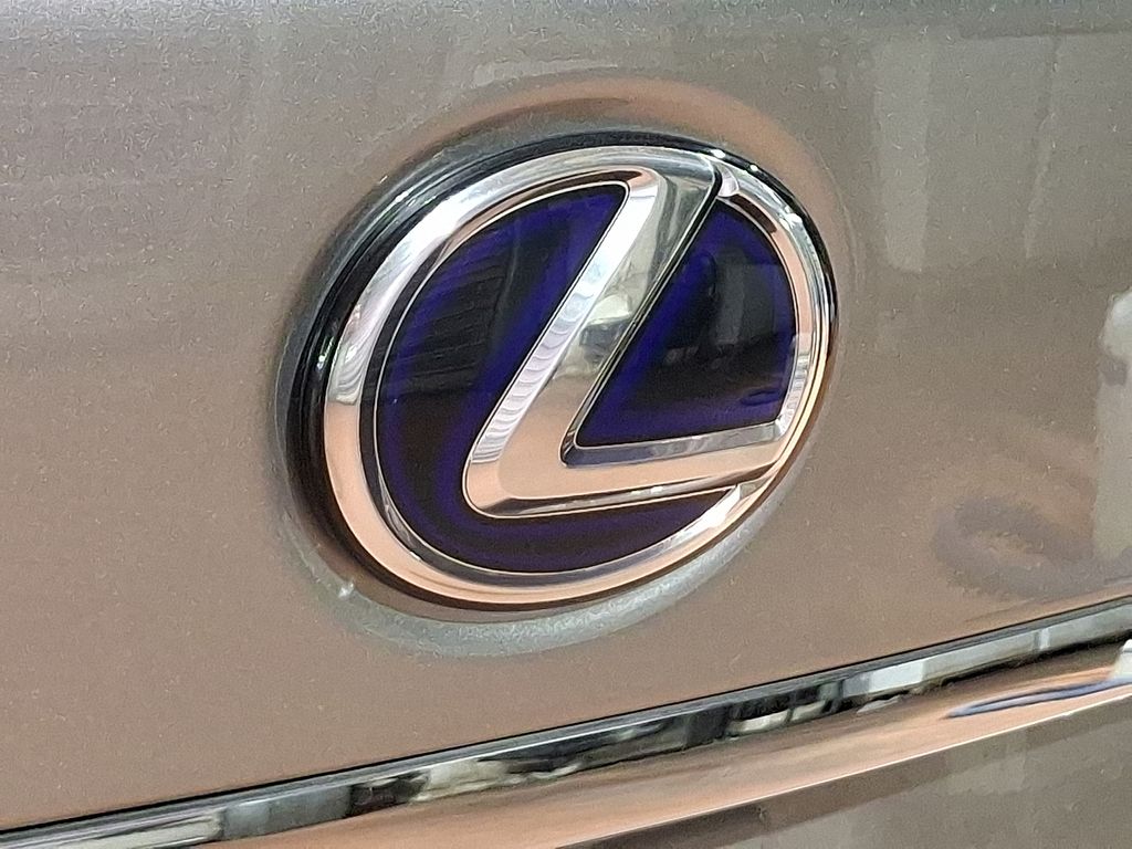 Thumbnail: 2018 Lexus LS - 26