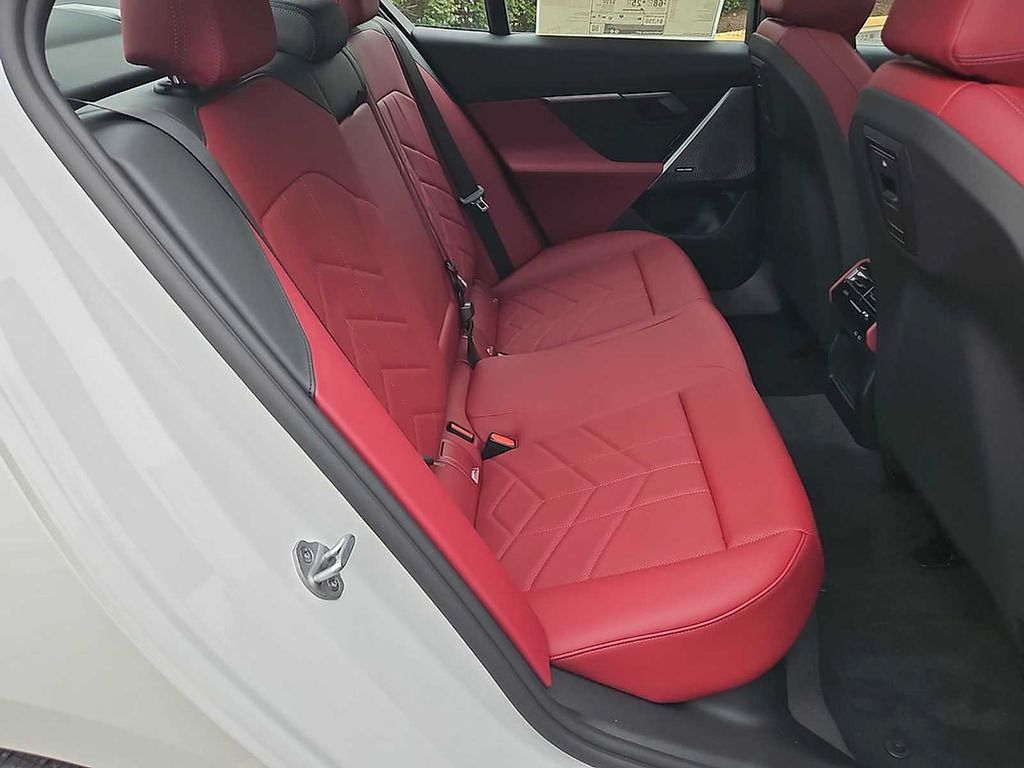 Thumbnail: 2026 BMW 5 Series - 21