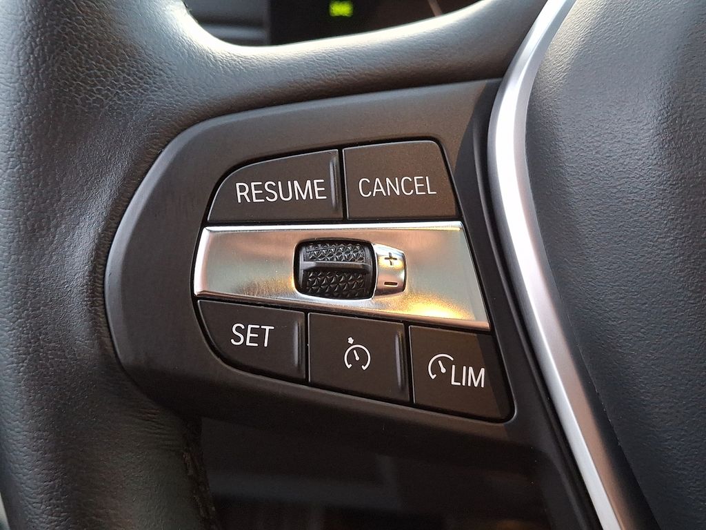 Thumbnail: 2023 BMW i4 - 17