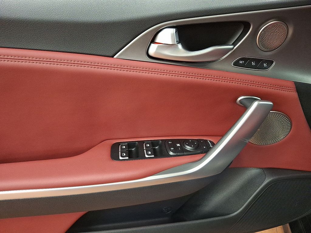 Thumbnail: 2019 Kia Stinger - 9