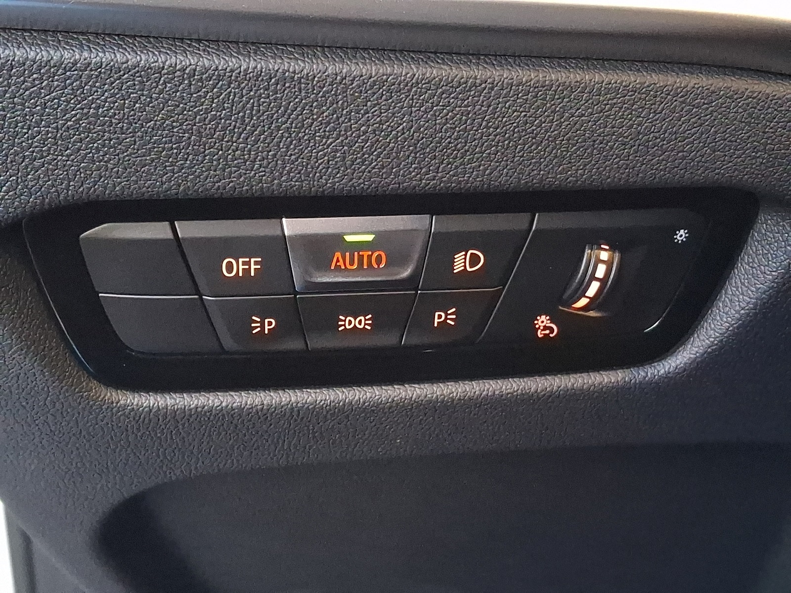 Thumbnail: 2025 BMW i4 - 25