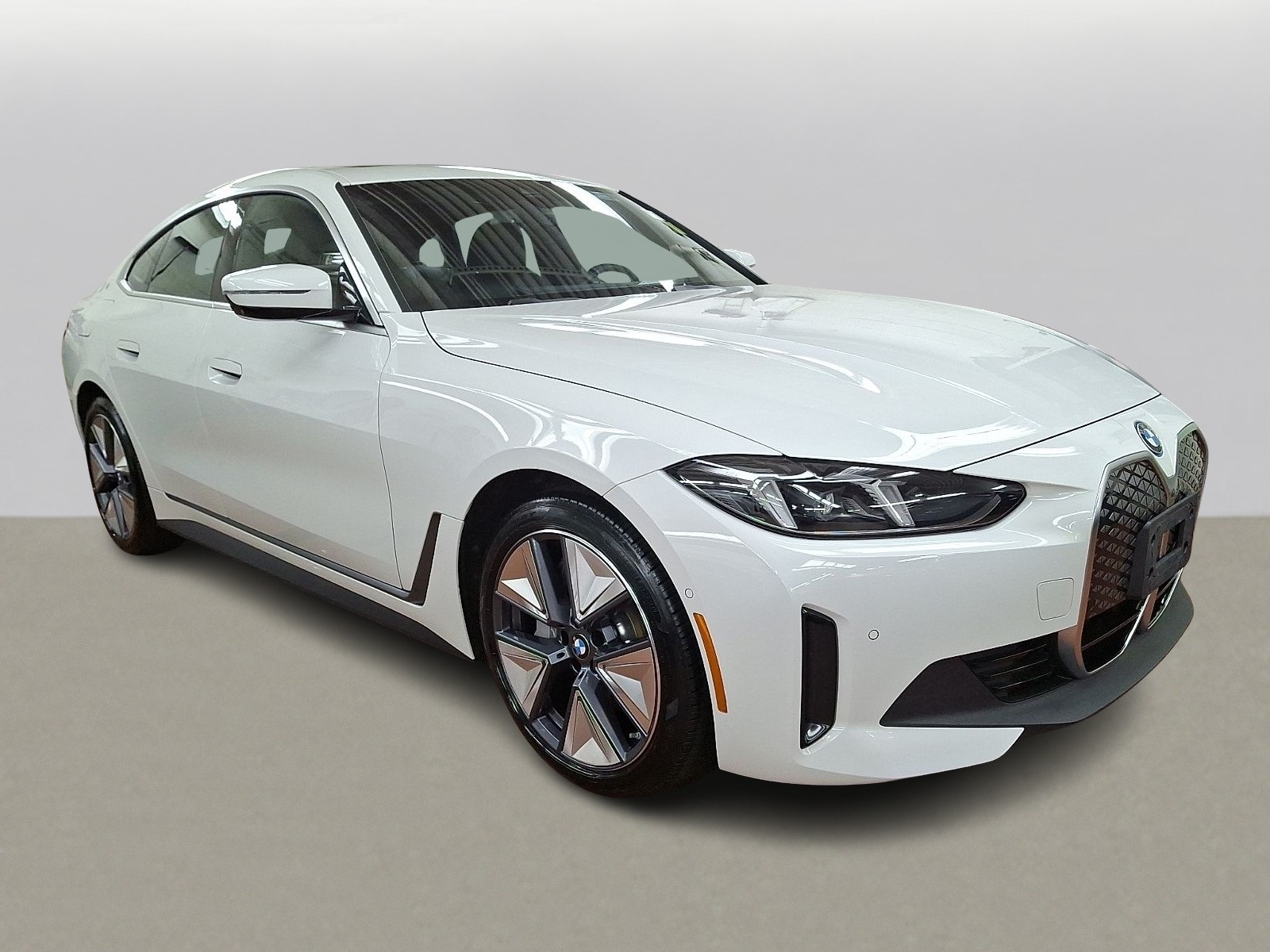 Thumbnail: 2025 BMW i4 - 3