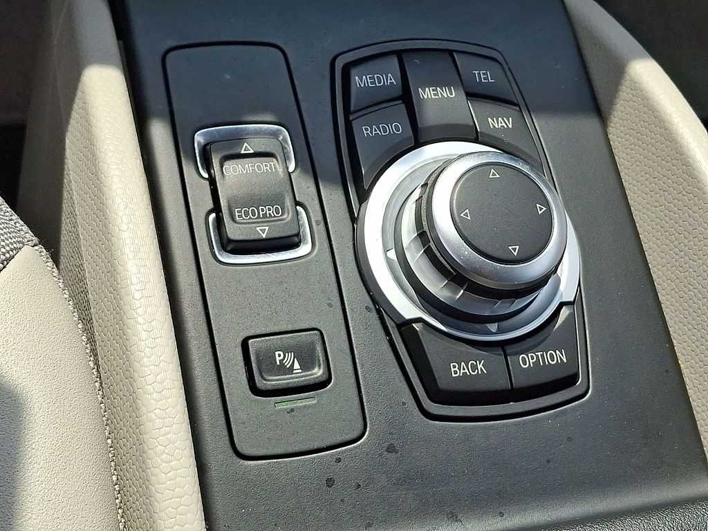 Thumbnail: 2014 BMW i3 - 22