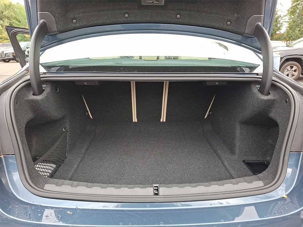 Thumbnail: 2025 BMW 3 Series - 27