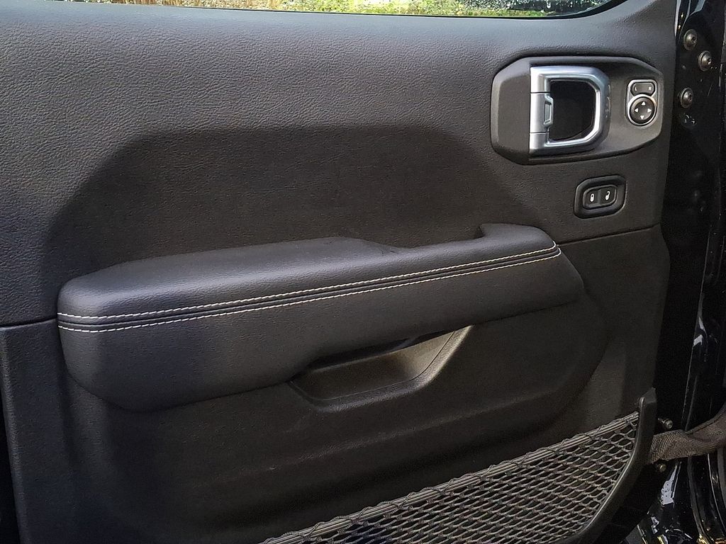 Thumbnail: 2023 Jeep Wrangler - 9