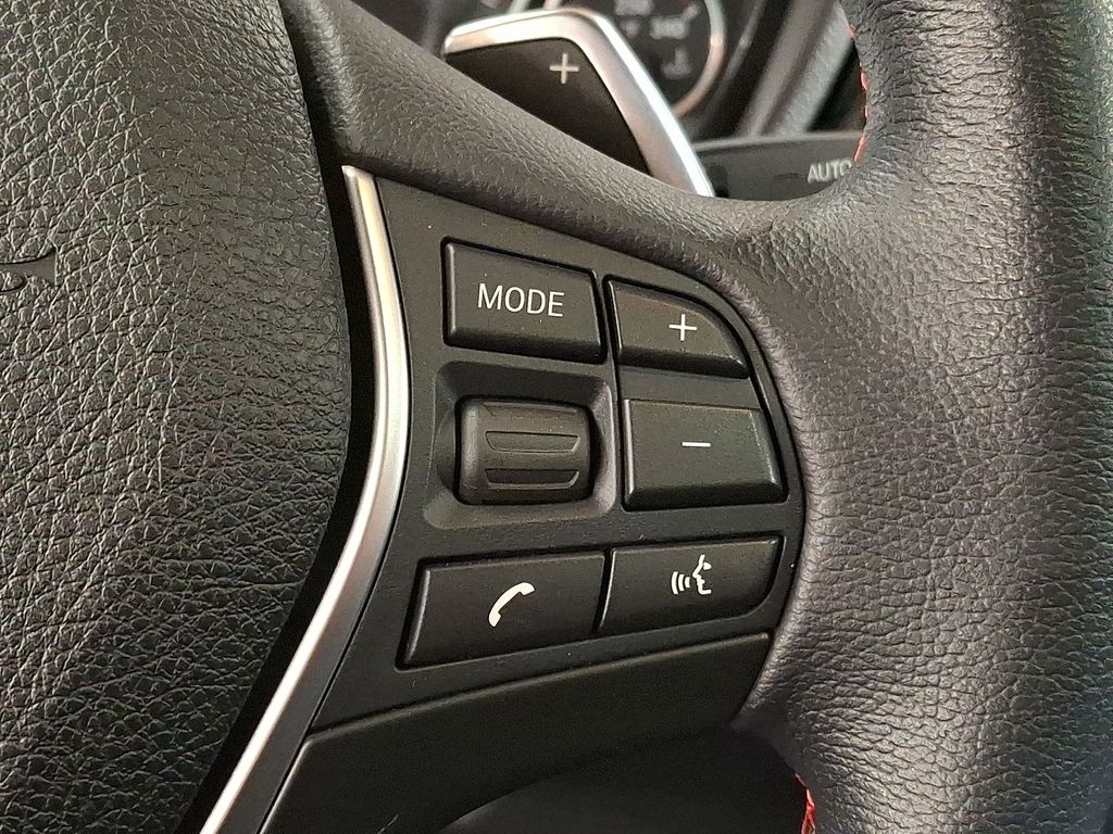 Thumbnail: 2018 BMW 3 Series - 20