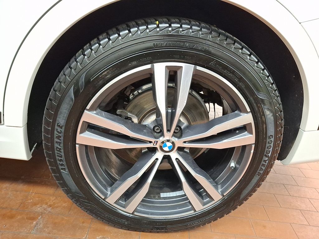 Thumbnail: 2021 BMW X7 - 7