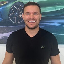 Staff member Wagner Moreira from ID_954eeb87bc54