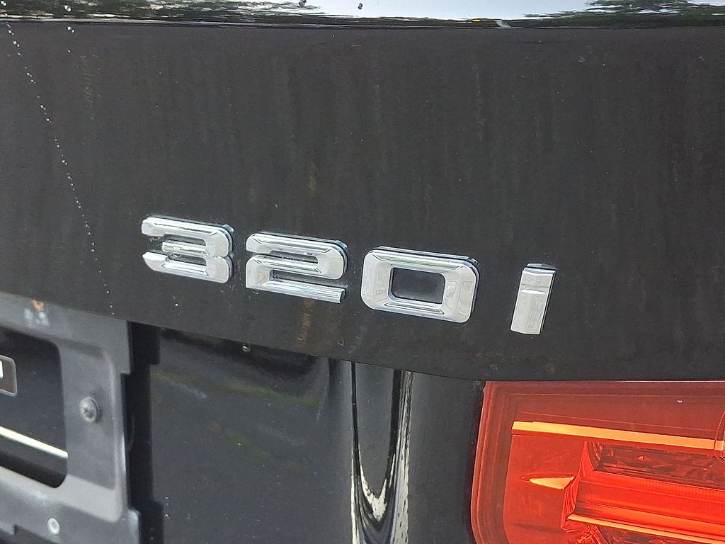 Thumbnail: 2015 BMW 3 Series - 23