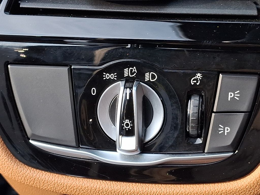 Thumbnail: 2019 BMW 5 Series - 23