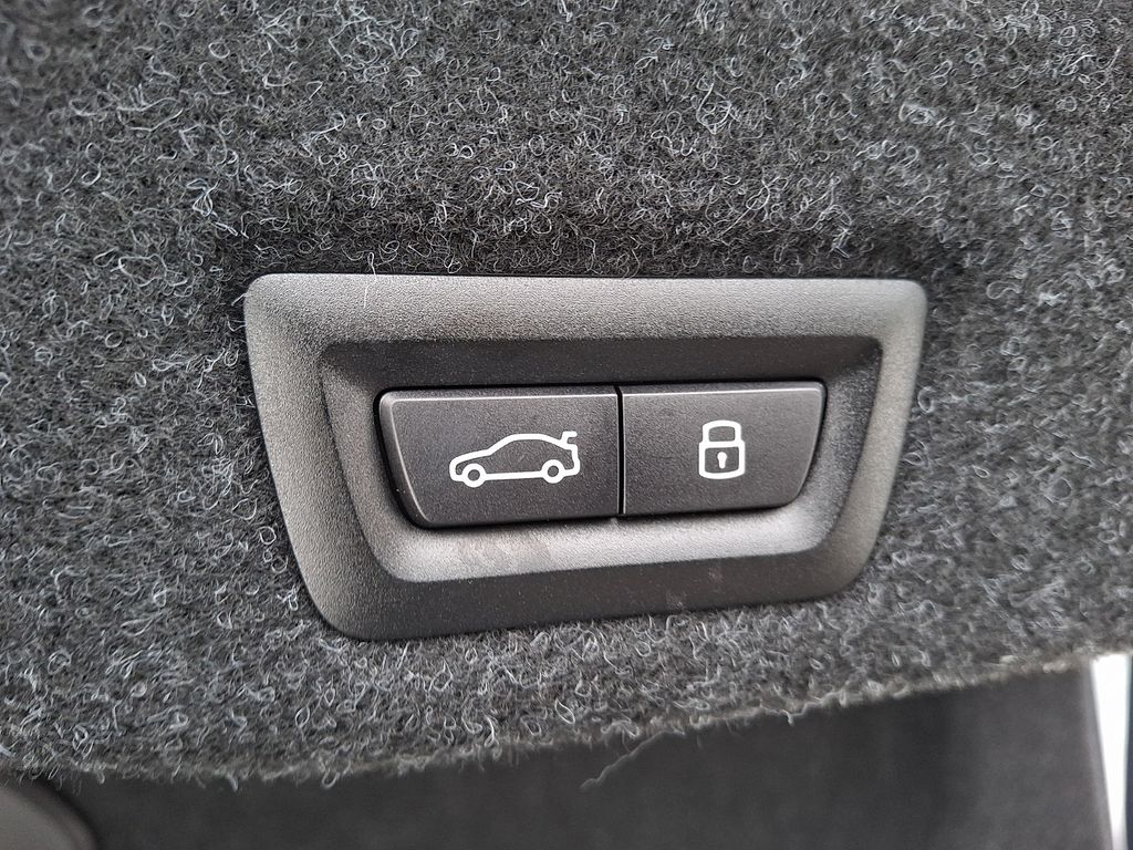 Thumbnail: 2025 BMW i5 - 27