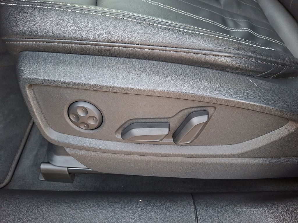 Thumbnail: 2022 Audi Q5 - 11