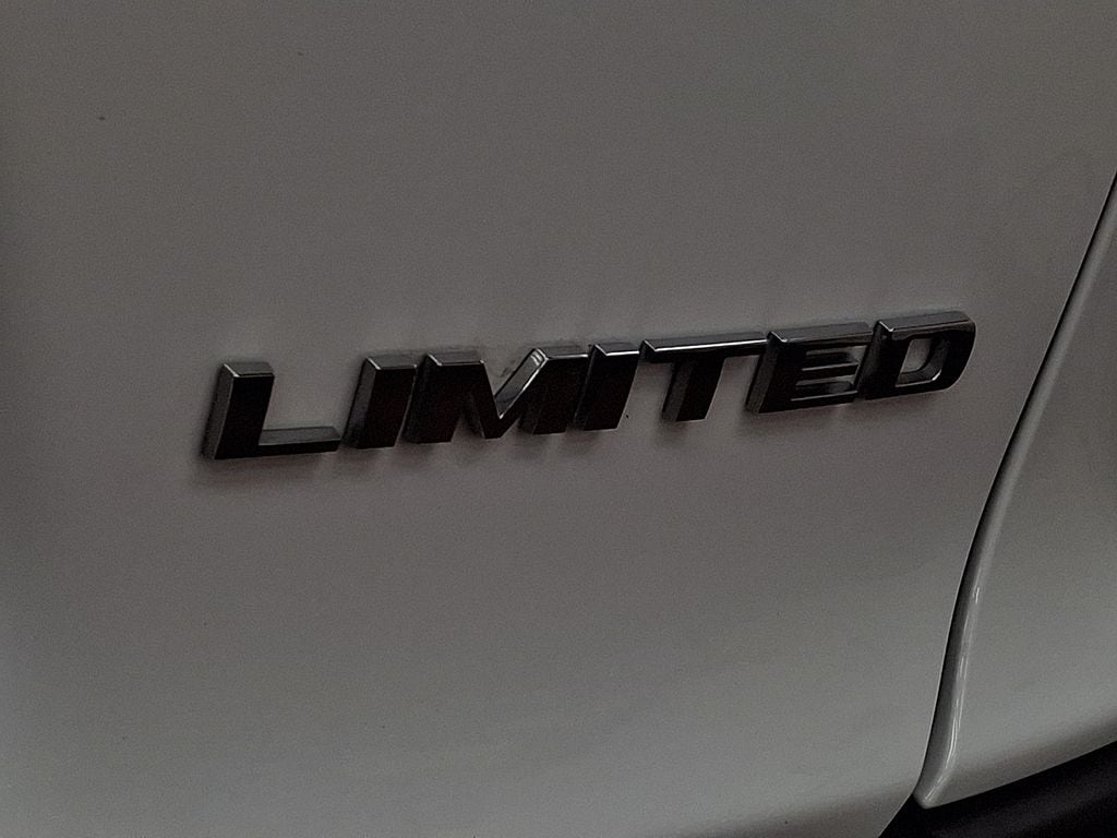 Thumbnail: 2022 Jeep Cherokee - 28