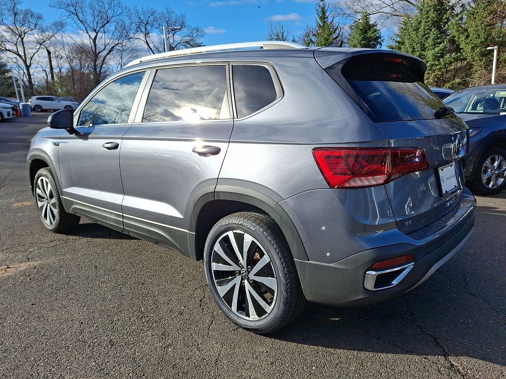 Thumbnail: 2022 Volkswagen Taos - 6