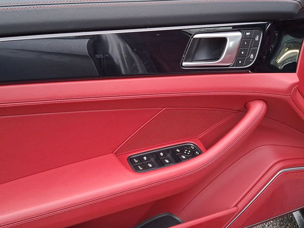 Thumbnail: 2023 Porsche Panamera - 10