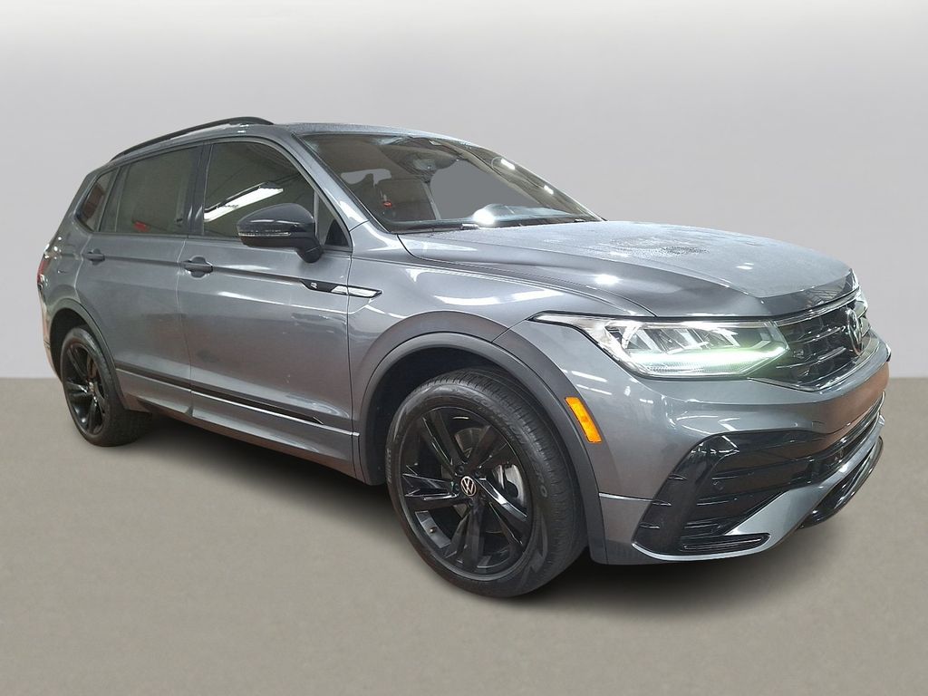 Thumbnail: 2023 Volkswagen Tiguan - 3