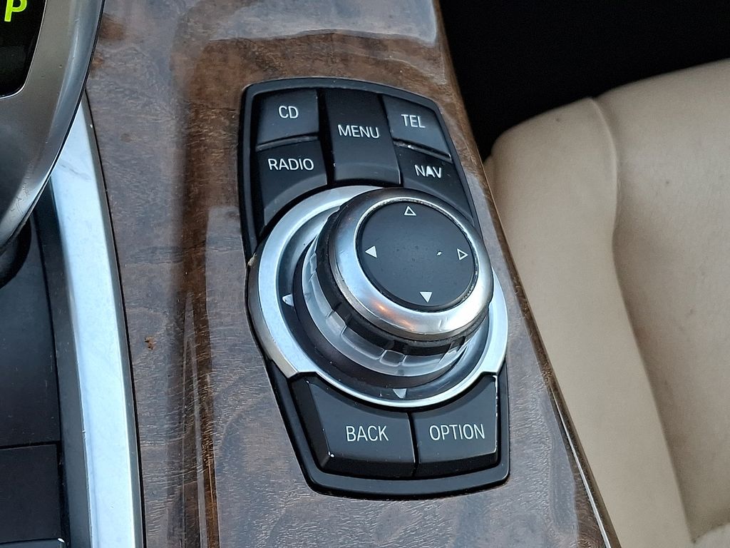 Thumbnail: 2012 BMW 5 Series - 22