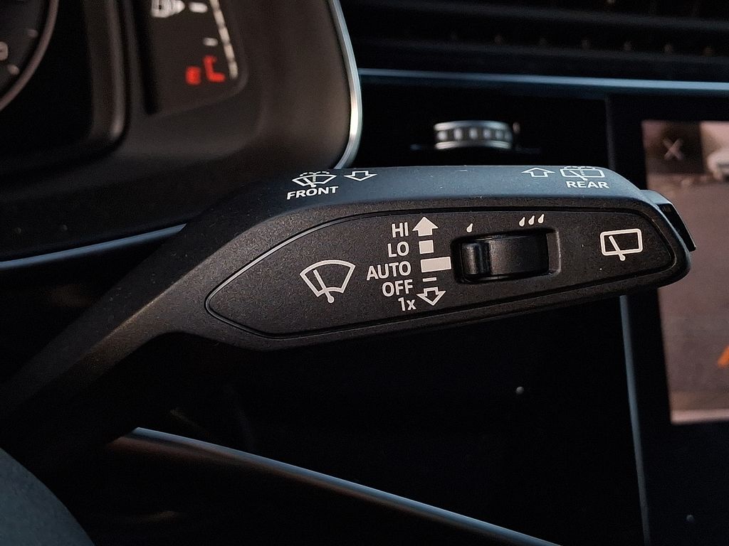 Thumbnail: 2019 Audi Q8 - 20