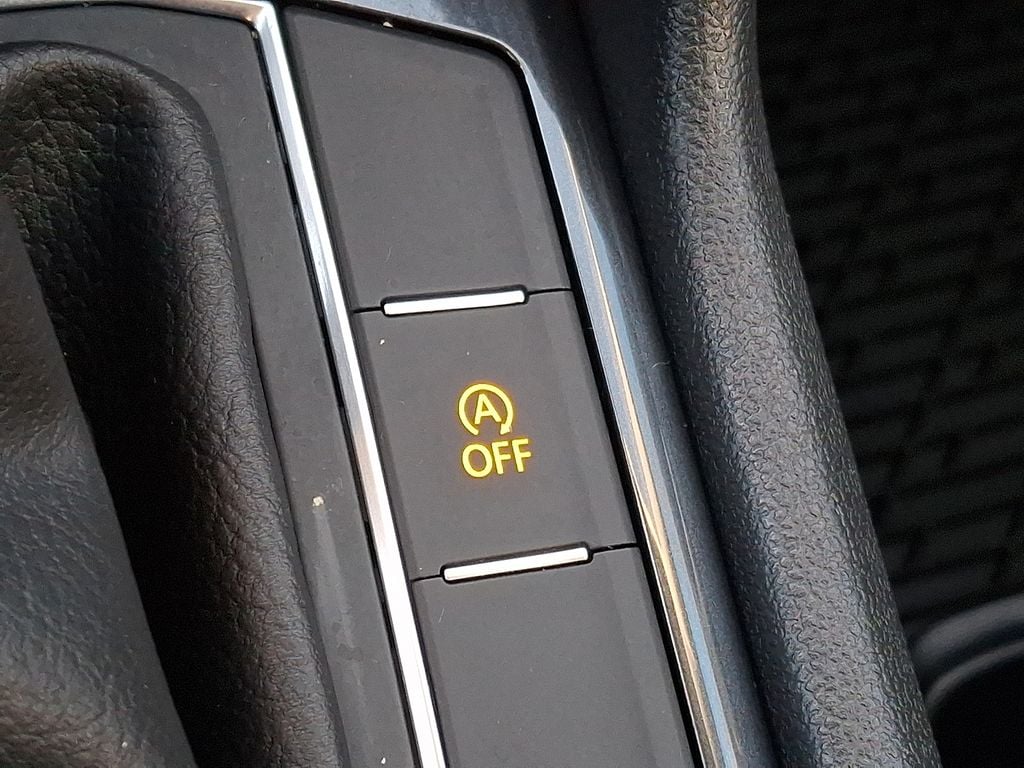 Thumbnail: 2021 Volkswagen Tiguan - 19