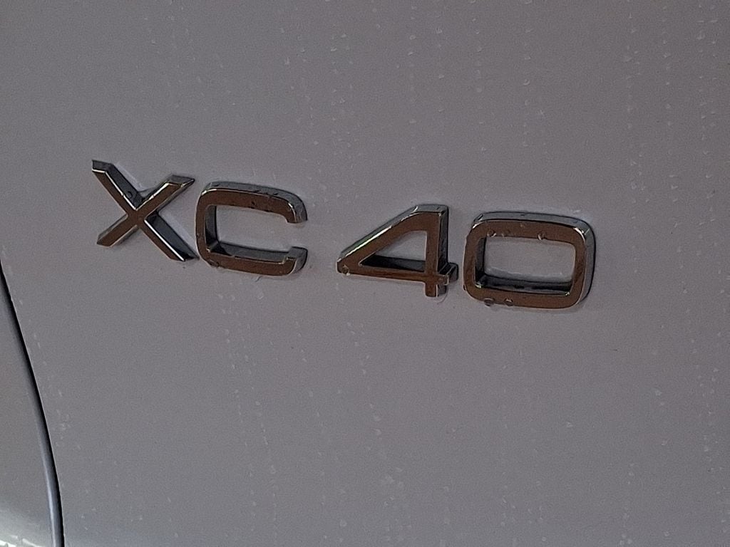 Thumbnail: 2021 Volvo XC40 - 29