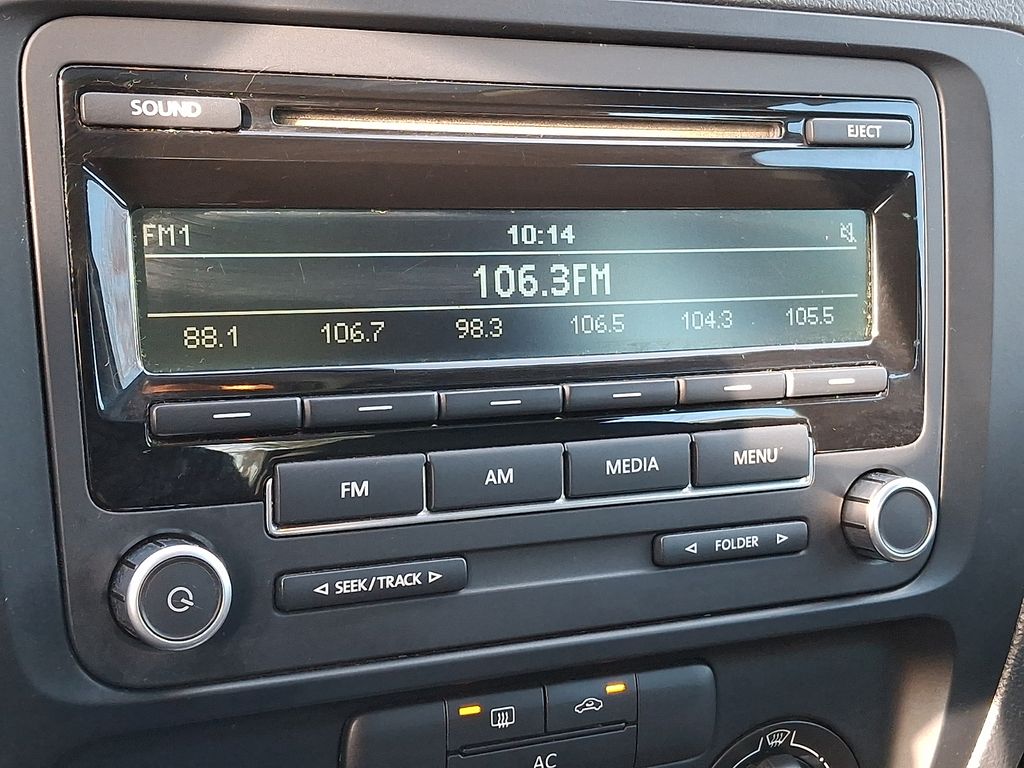 Thumbnail: 2012 Volkswagen Jetta - 15