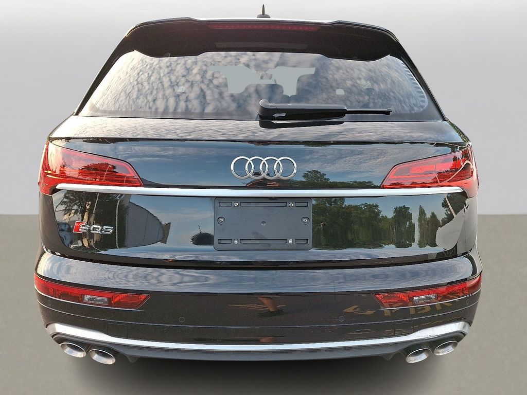 Thumbnail: 2022 Audi SQ5 - 5