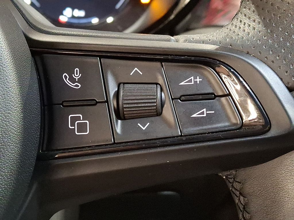 Thumbnail: 2024 Alfa Romeo Tonale - 18