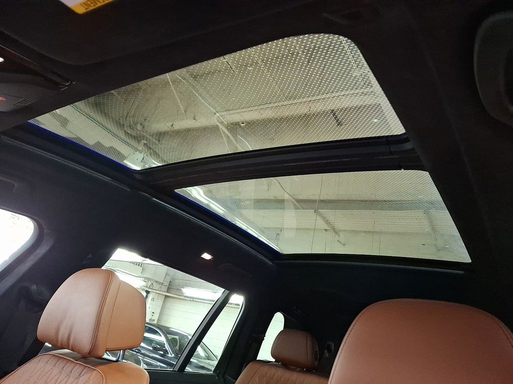 Thumbnail: 2024 BMW X7 - 11