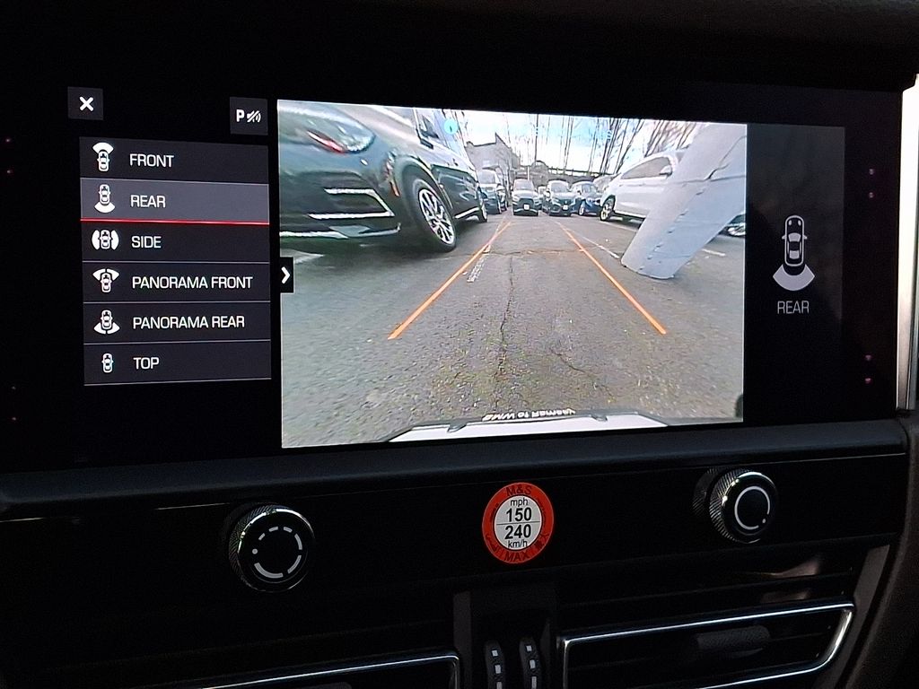 Thumbnail: 2022 Porsche Macan - 16