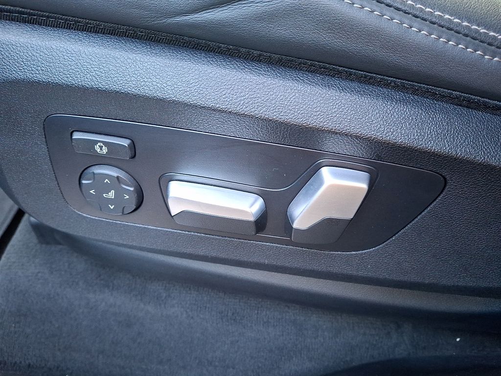 Thumbnail: 2024 BMW X5 - 10