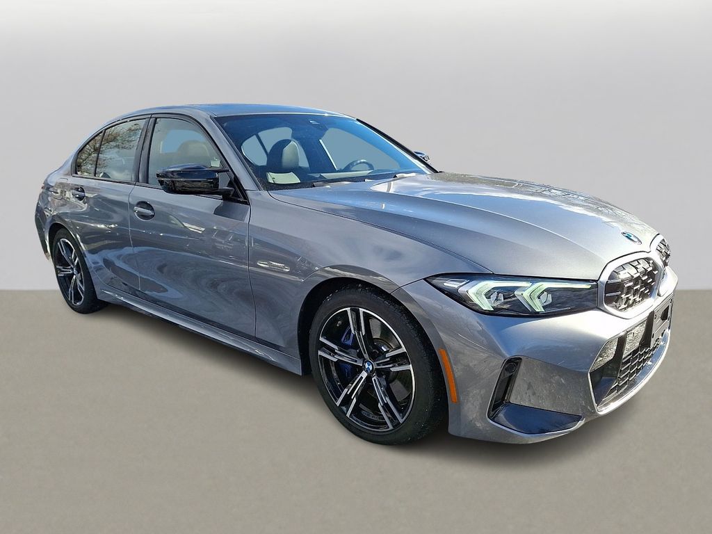 Thumbnail: 2023 BMW 3 Series - 3