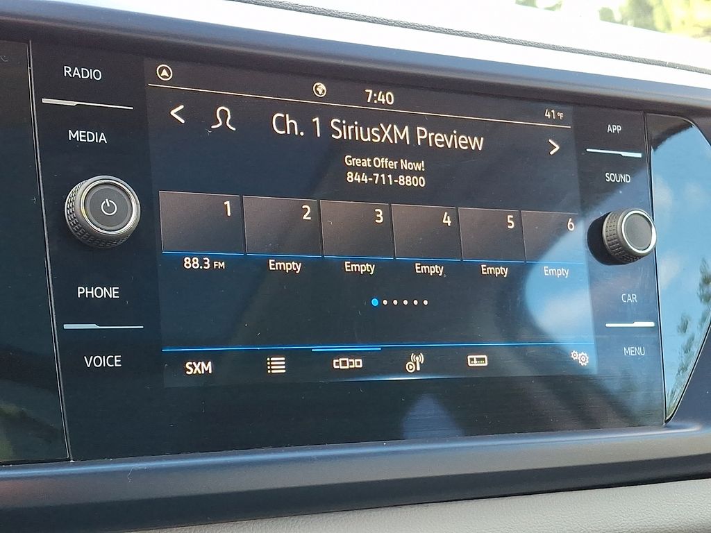 Thumbnail: 2022 Volkswagen Taos - 16