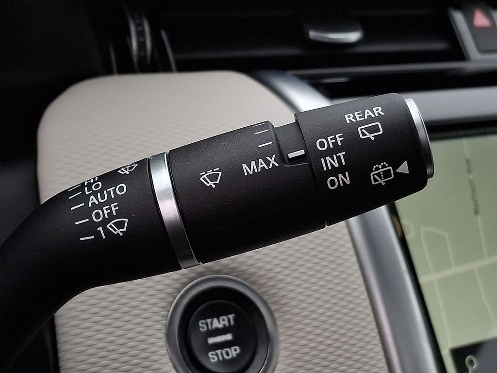 Thumbnail: 2023 Land Rover Discovery Sport - 22