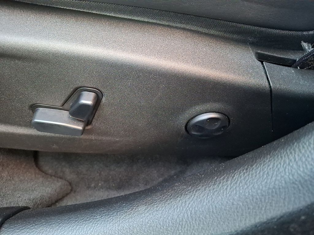 Thumbnail: 2016 Dodge Charger - 8