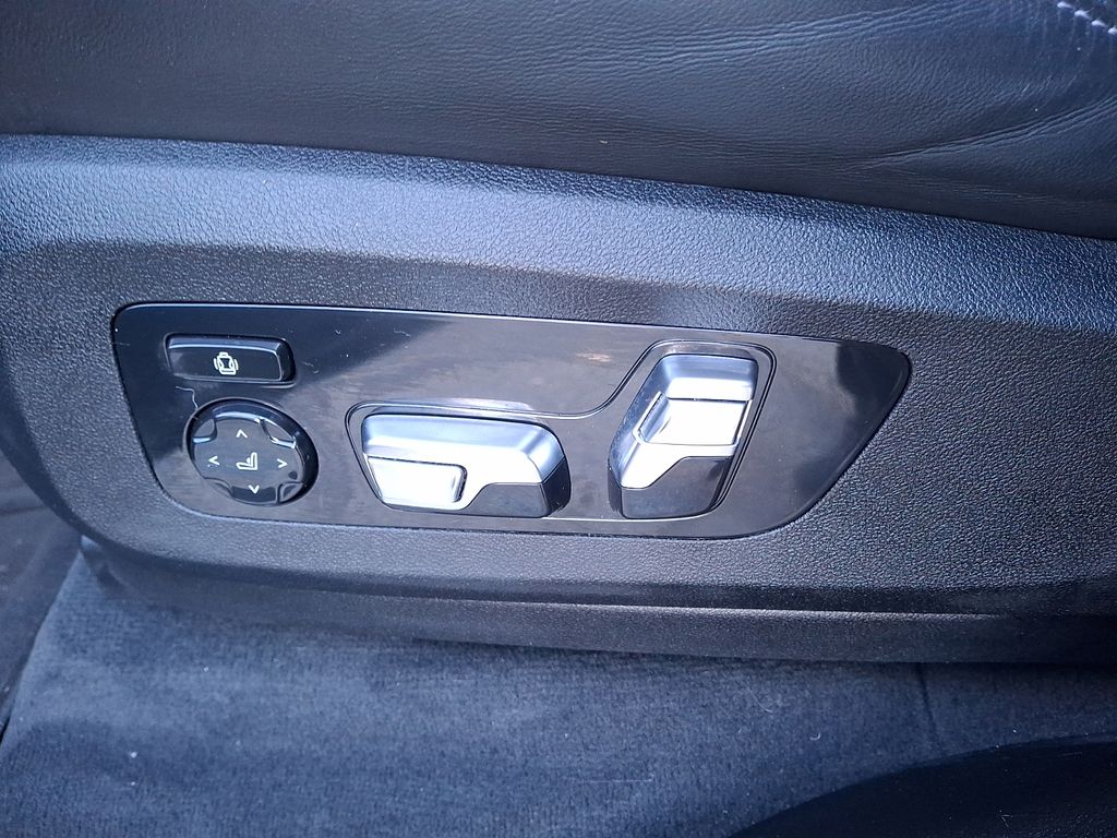 Thumbnail: 2023 BMW X5 - 8