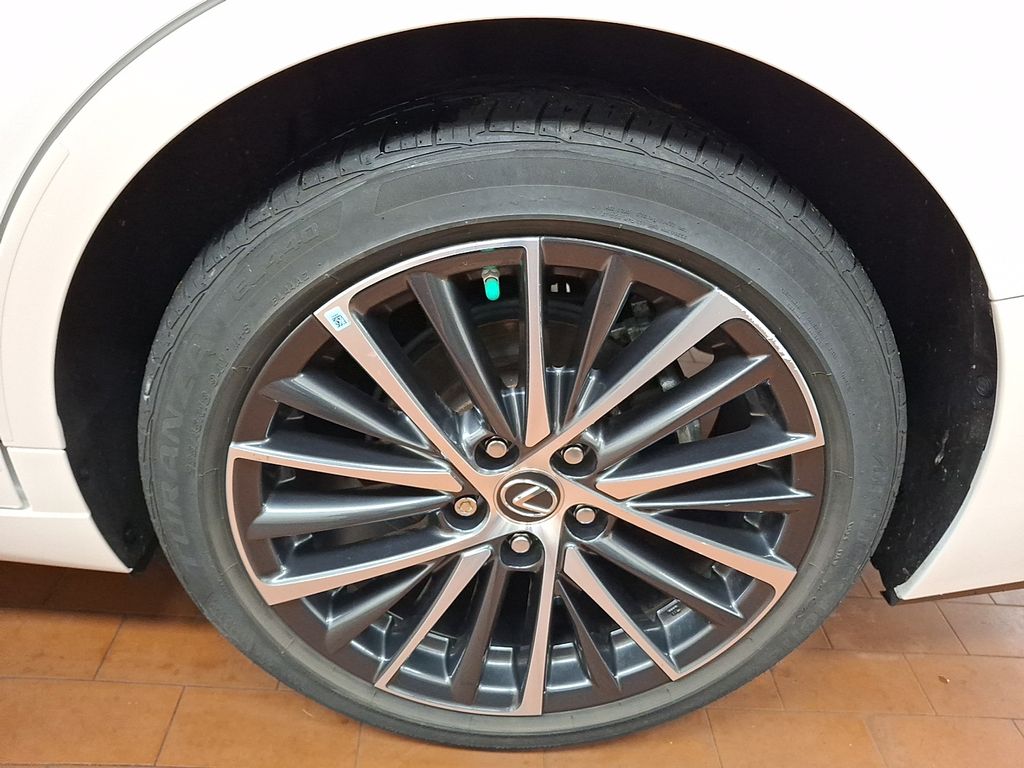 Thumbnail: 2024 Lexus ES - 7