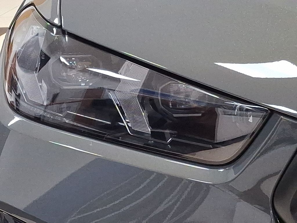 Thumbnail: 2026 BMW X5 - 9