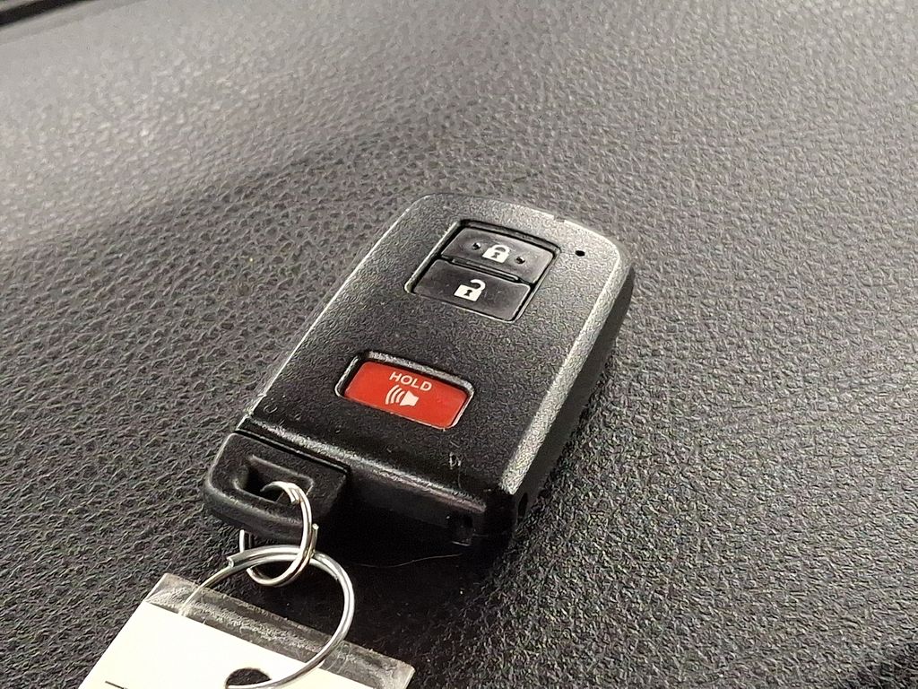 Thumbnail: 2019 Toyota Tacoma - 22