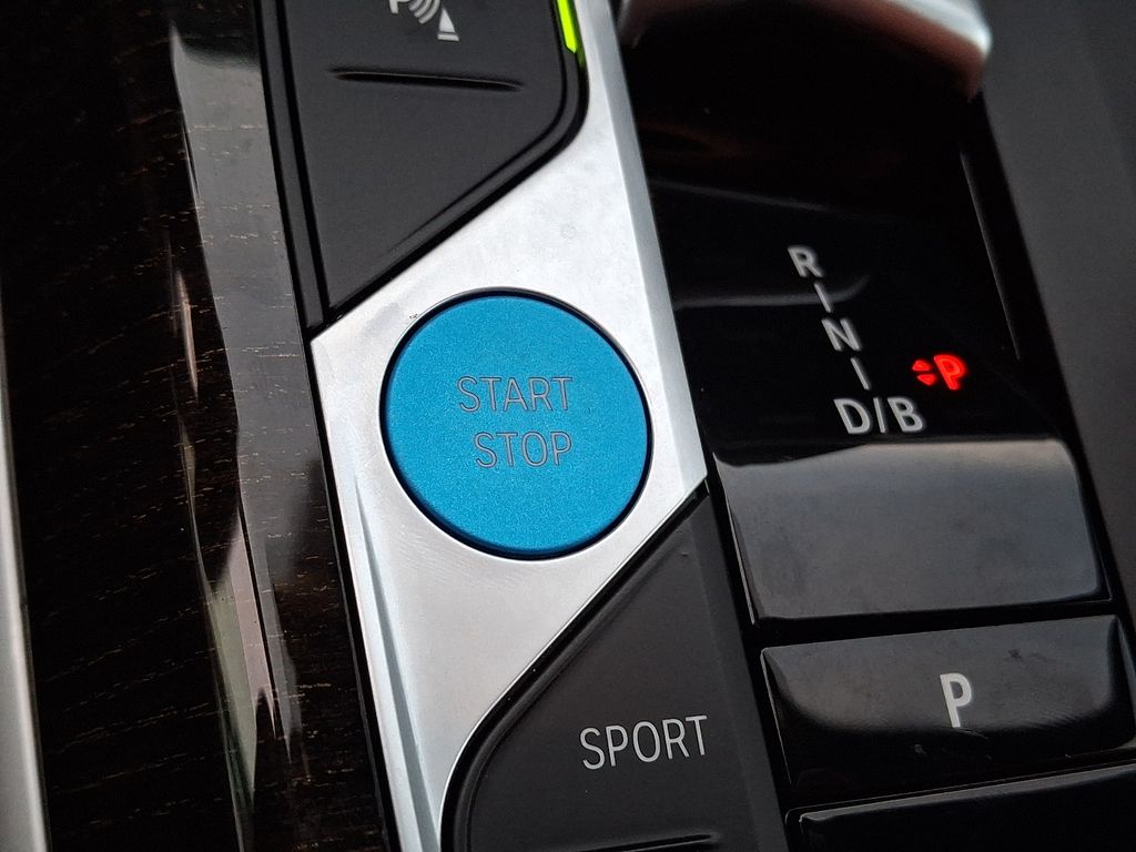 Thumbnail: 2023 BMW i4 - 20