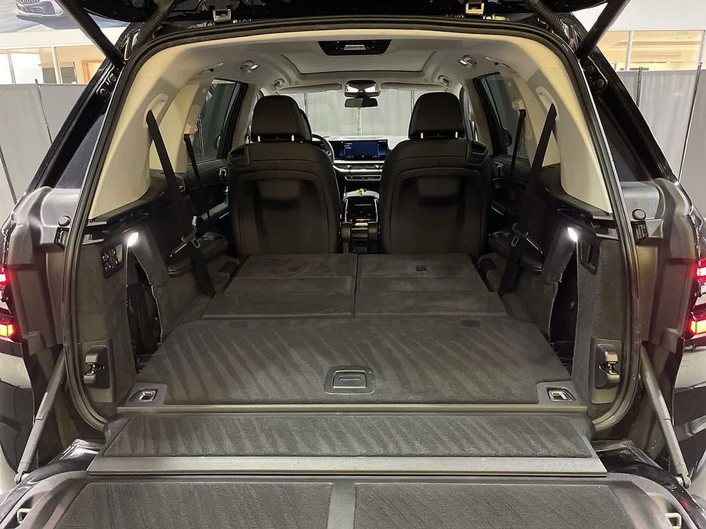 Thumbnail: 2023 BMW X7 - 31