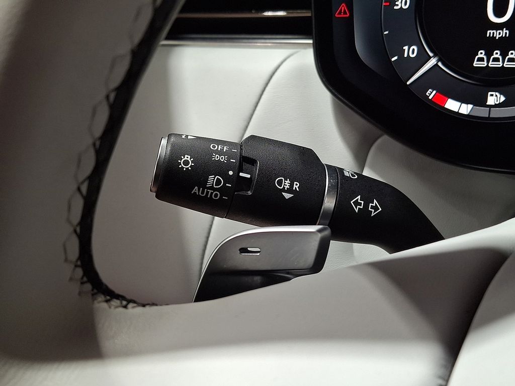 Thumbnail: 2023 Land Rover Range Rover Sport - 22